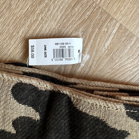 Banana Republic  Leopard Wool Cotton Scarf - Picture 7 of 9